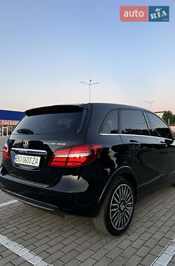 Хэтчбек Mercedes-Benz B-Class 2015 в 
