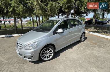 Хэтчбек Mercedes-Benz B-Class 2010 в 