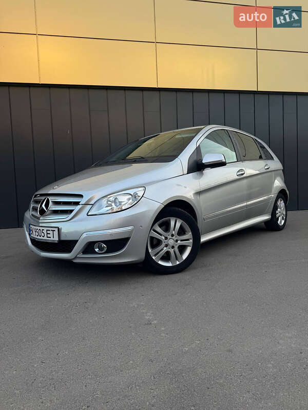 Mercedes-Benz B-Class 2011