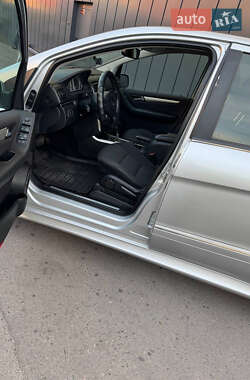 Хэтчбек Mercedes-Benz B-Class 2011 в 