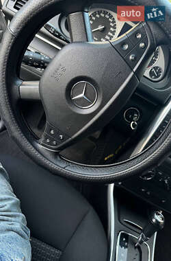 Хэтчбек Mercedes-Benz B-Class 2011 в 