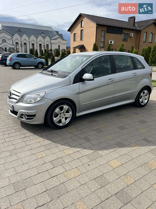 Mercedes-Benz B-Class 2011