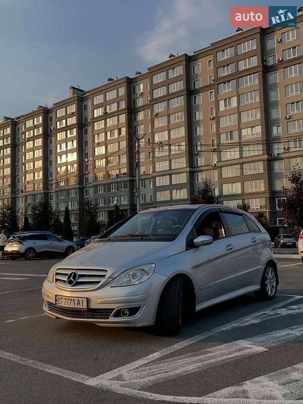 Хэтчбек Mercedes-Benz B-Class 2006 в 