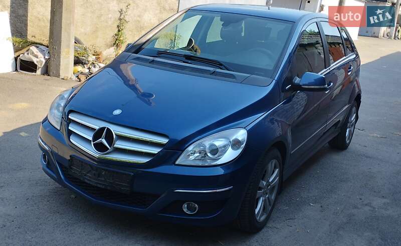 Mercedes-Benz B-Class 2011