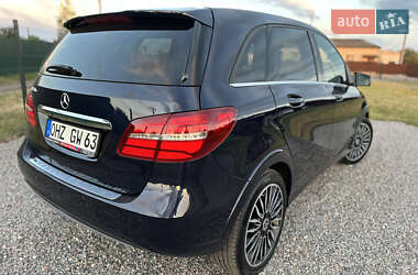 Хэтчбек Mercedes-Benz B-Class 2017 в 