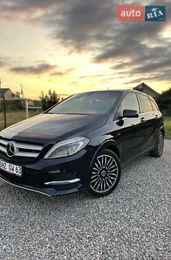 Хэтчбек Mercedes-Benz B-Class 2017 в 