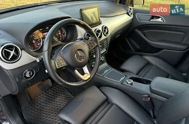 Хэтчбек Mercedes-Benz B-Class 2017 в 