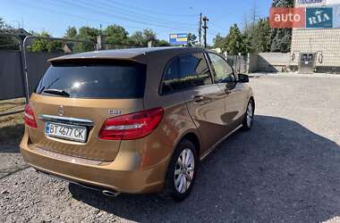 Хэтчбек Mercedes-Benz B-Class 2013 в 
