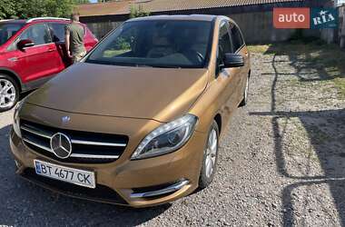 Хэтчбек Mercedes-Benz B-Class 2013 в 