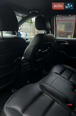 Хэтчбек Mercedes-Benz B-Class 2015 в 