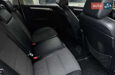 Хэтчбек Mercedes-Benz B-Class 2010 в 