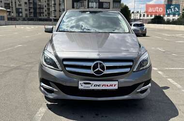 Хэтчбек Mercedes-Benz B-Class 2017 в 