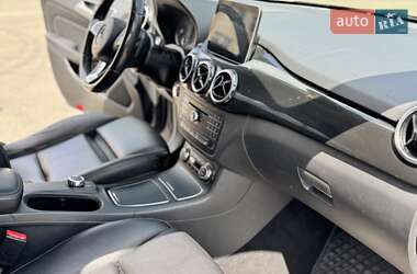 Хэтчбек Mercedes-Benz B-Class 2017 в 