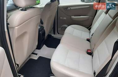 Хетчбек Mercedes-Benz B-Class 2009 в 