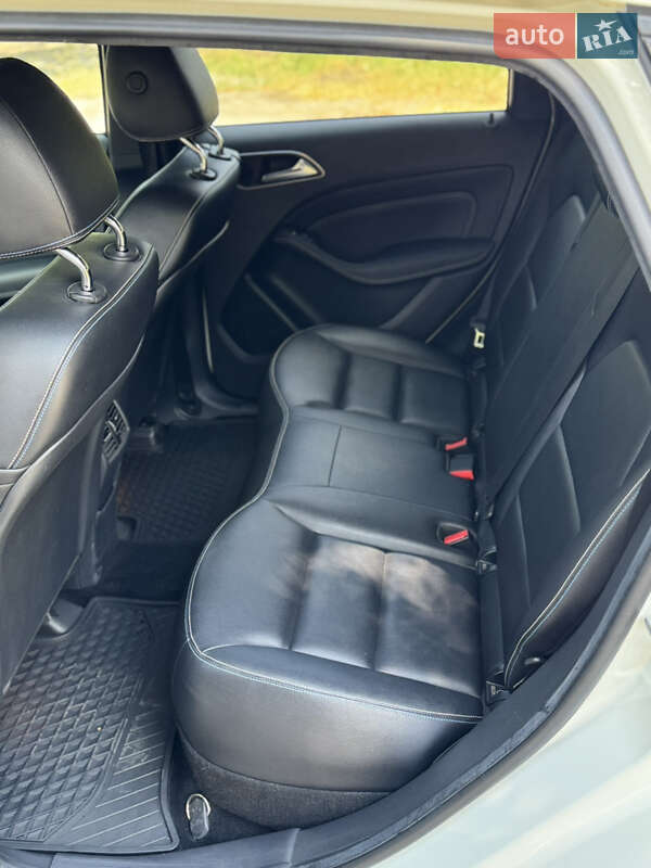 Хэтчбек Mercedes-Benz B-Class 2014 в Кропивницком