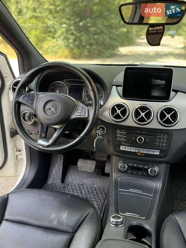 Хэтчбек Mercedes-Benz B-Class 2014 в Кропивницком