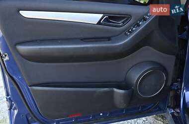 Хэтчбек Mercedes-Benz B-Class 2009 в 