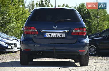 Хэтчбек Mercedes-Benz B-Class 2009 в 