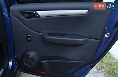 Хэтчбек Mercedes-Benz B-Class 2009 в 