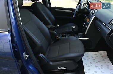 Хэтчбек Mercedes-Benz B-Class 2009 в 