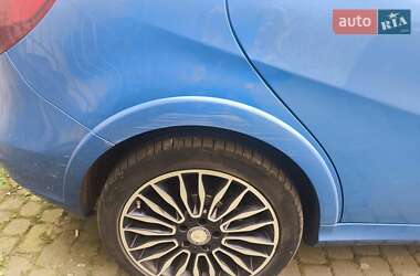 Хэтчбек Mercedes-Benz B-Class 2015 в 