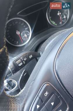 Хэтчбек Mercedes-Benz B-Class 2015 в 
