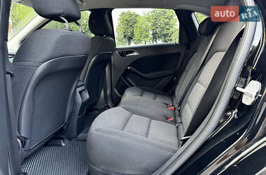 Хэтчбек Mercedes-Benz B-Class 2016 в 