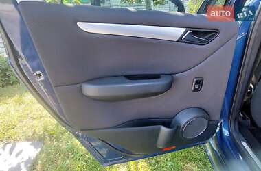 Хэтчбек Mercedes-Benz B-Class 2009 в 