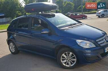 Хэтчбек Mercedes-Benz B-Class 2009 в 