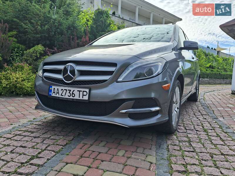 Хэтчбек Mercedes-Benz B-Class 2015 в Киеве фото 3 Хэтчбек Mercedes-Benz B-Class 2015 в Киеве
