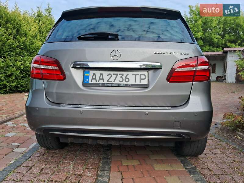 Хэтчбек Mercedes-Benz B-Class 2015 в Киеве фото 8 Хэтчбек Mercedes-Benz B-Class 2015 в Киеве