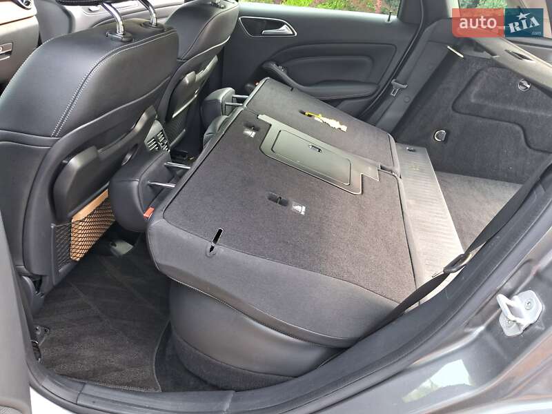 Хэтчбек Mercedes-Benz B-Class 2015 в Киеве фото 30 Хэтчбек Mercedes-Benz B-Class 2015 в Киеве