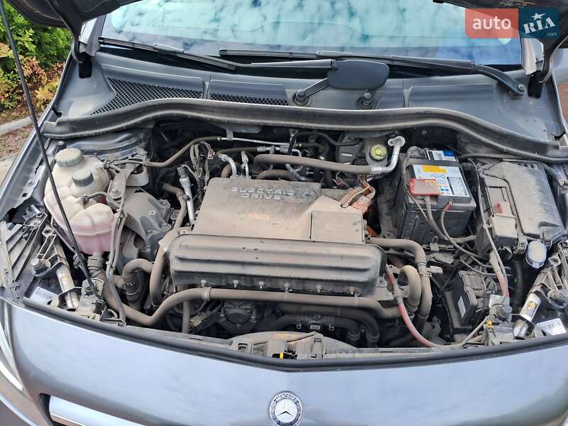 Хэтчбек Mercedes-Benz B-Class 2015 в Киеве фото 61 Хэтчбек Mercedes-Benz B-Class 2015 в Киеве