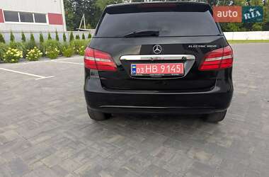 Хэтчбек Mercedes-Benz B-Class 2015 в 