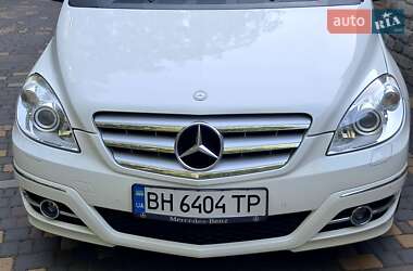 Хэтчбек Mercedes-Benz B-Class 2010 в 