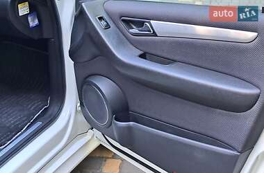 Хэтчбек Mercedes-Benz B-Class 2010 в 