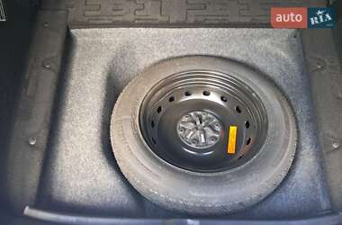 Хэтчбек Mercedes-Benz B-Class 2010 в 