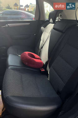 Хэтчбек Mercedes-Benz B-Class 2010 в 