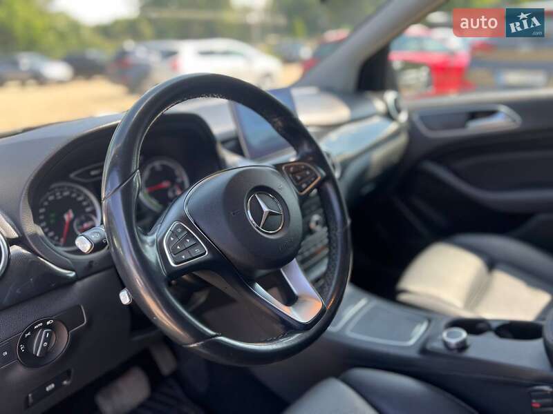 Хетчбек Mercedes-Benz B-Class 2017 в Стрию