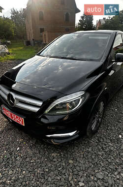 Хэтчбек Mercedes-Benz B-Class 2017 в 