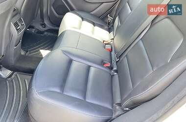 Хэтчбек Mercedes-Benz B-Class 2016 в 