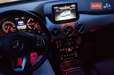 Хетчбек Mercedes-Benz B-Class 2016 в 