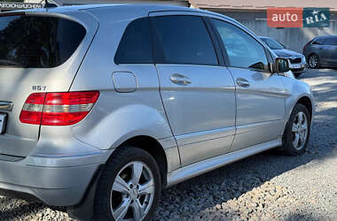 Хэтчбек Mercedes-Benz B-Class 2009 в 