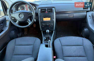Хэтчбек Mercedes-Benz B-Class 2009 в 