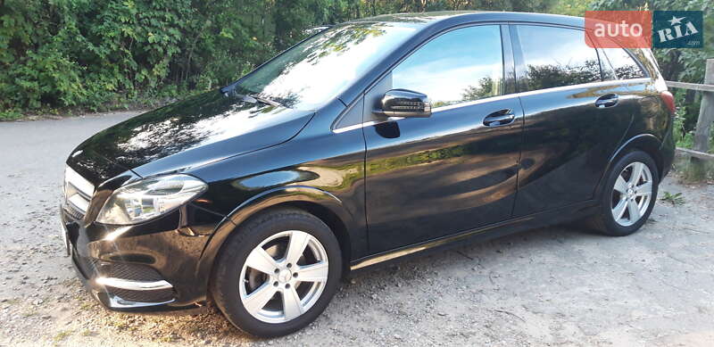 Хэтчбек Mercedes-Benz B-Class 2017 в 
