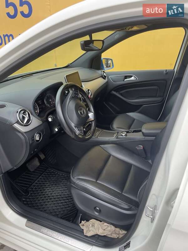 Хетчбек Mercedes-Benz B-Class 2015 в Новояворівську