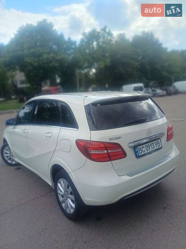 Хэтчбек Mercedes-Benz B-Class 2015 в Львове