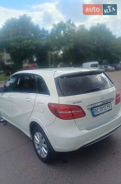 Хэтчбек Mercedes-Benz B-Class 2015 в 