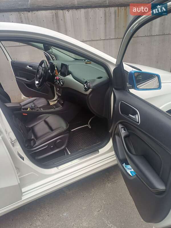 Хэтчбек Mercedes-Benz B-Class 2015 в Львове