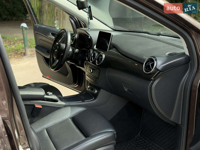 Хэтчбек Mercedes-Benz B-Class 2016 в Львове фото 10 Хэтчбек Mercedes-Benz B-Class 2016 в Львове